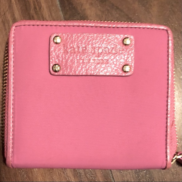 Kate Spade wallet - Picture 1 of 7